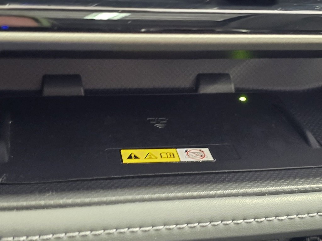 Used 2024 Toyota Highlander Limited image 12