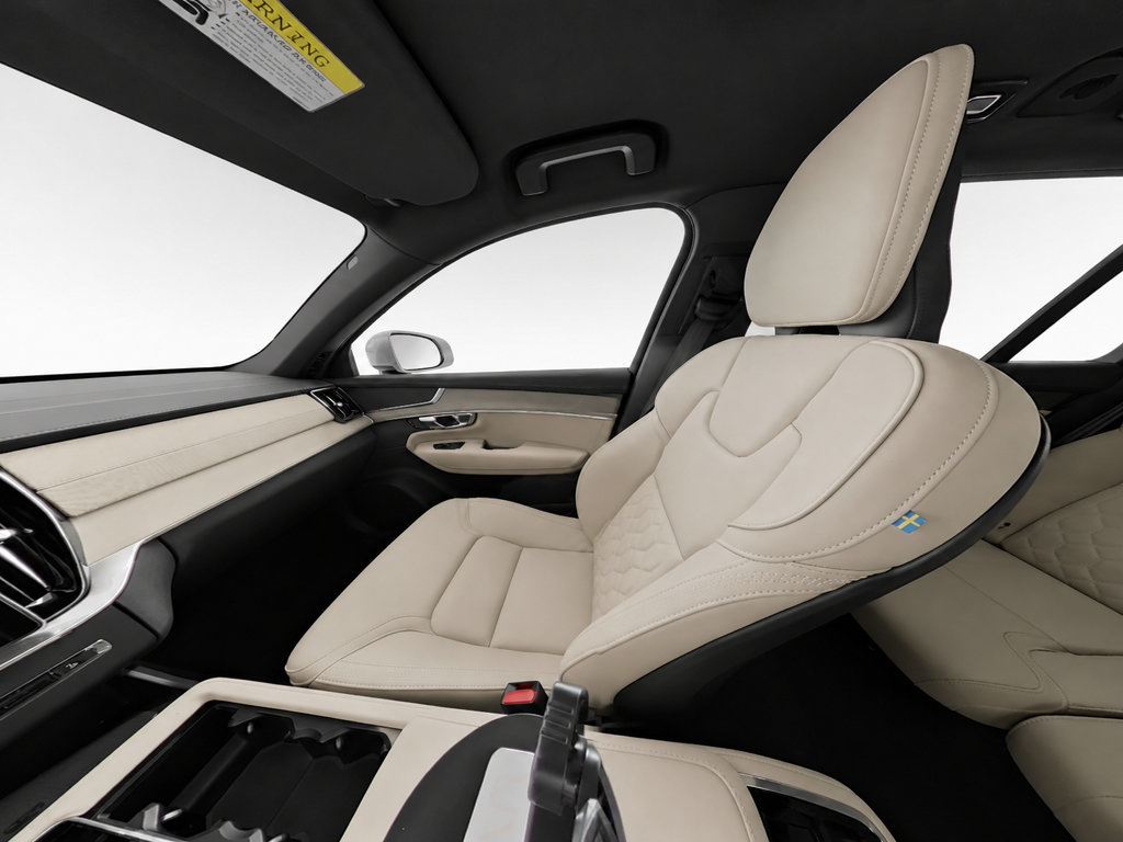 Certified 2026 Volvo XC90 B6 Core AWD/4WD image 11