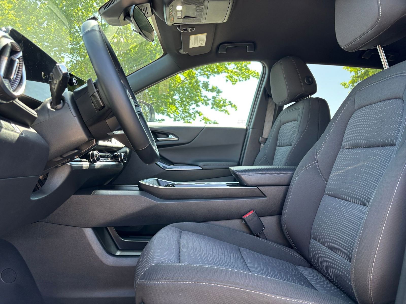 Used 2025 Chevrolet Equinox LT FWD image 27
