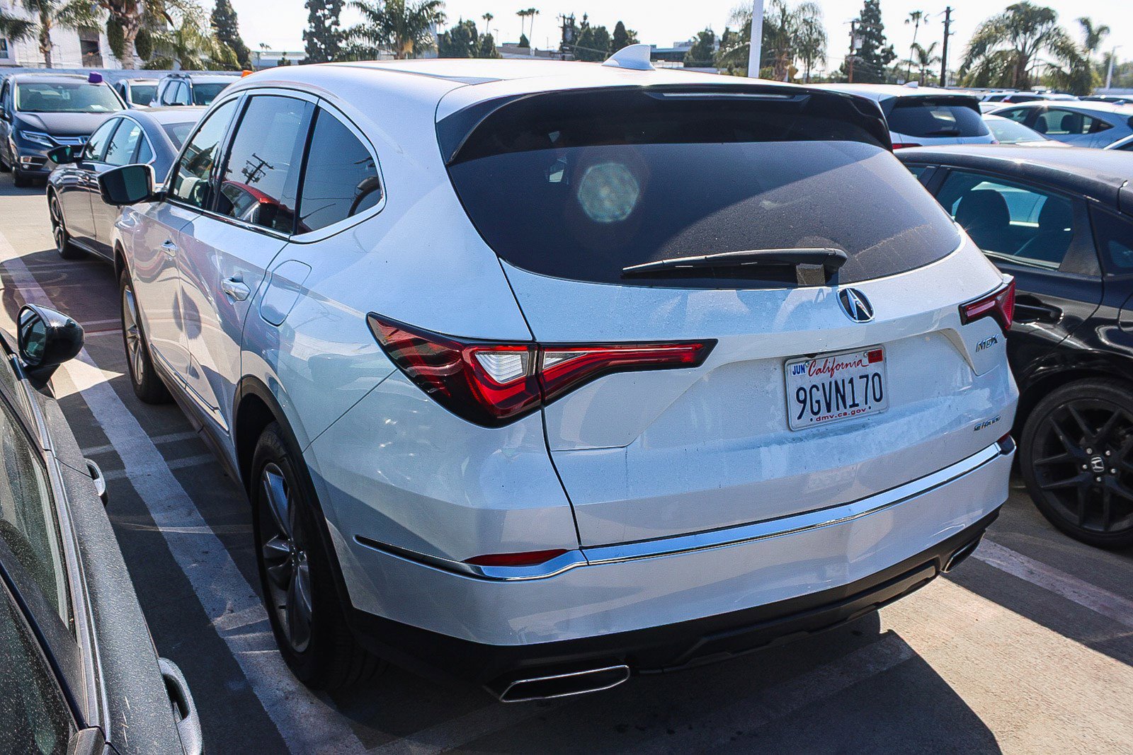 Used 2023 Acura MDX SH-AWD image 12