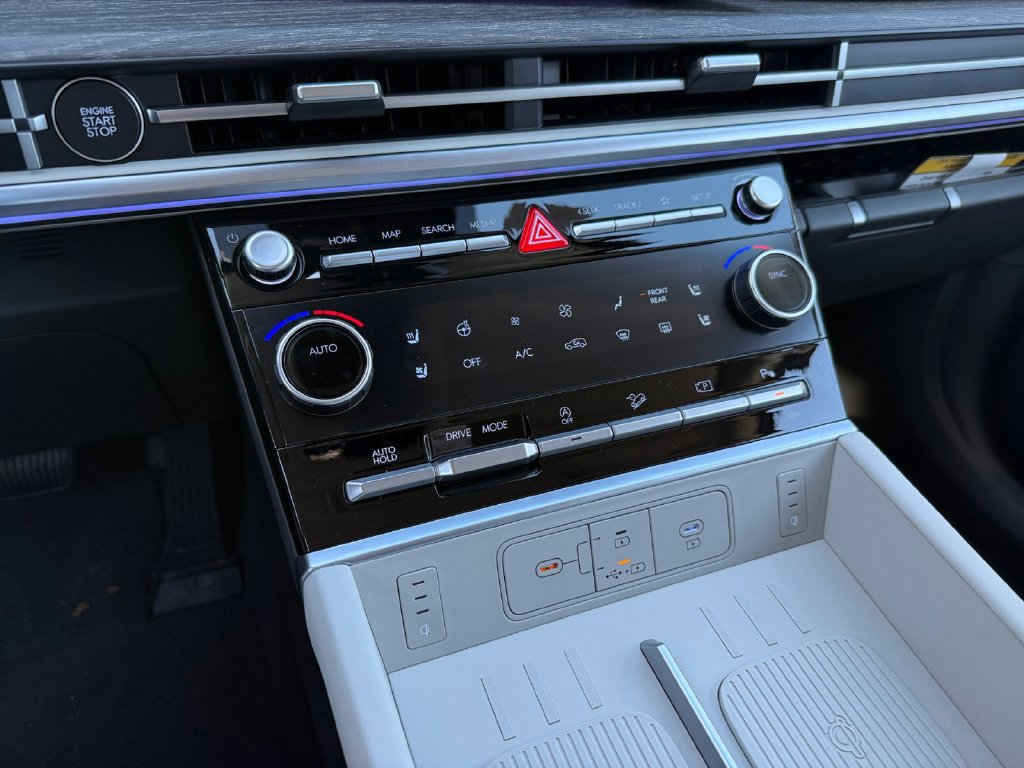 New 2026 Hyundai Santa Fe Calligraphy FWD image 19