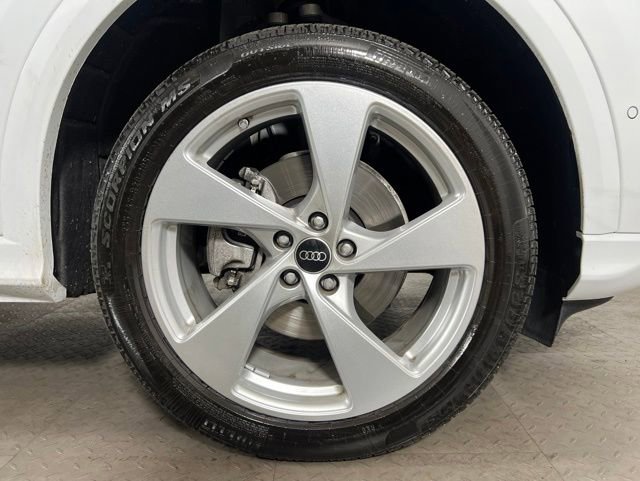 Certified 2025 Audi Q5 Premium Plus w/ Premium Plus AWD/4WD image 9