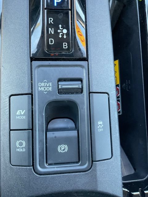 Used 2024 Toyota Prius XLE AWD/4WD image 29