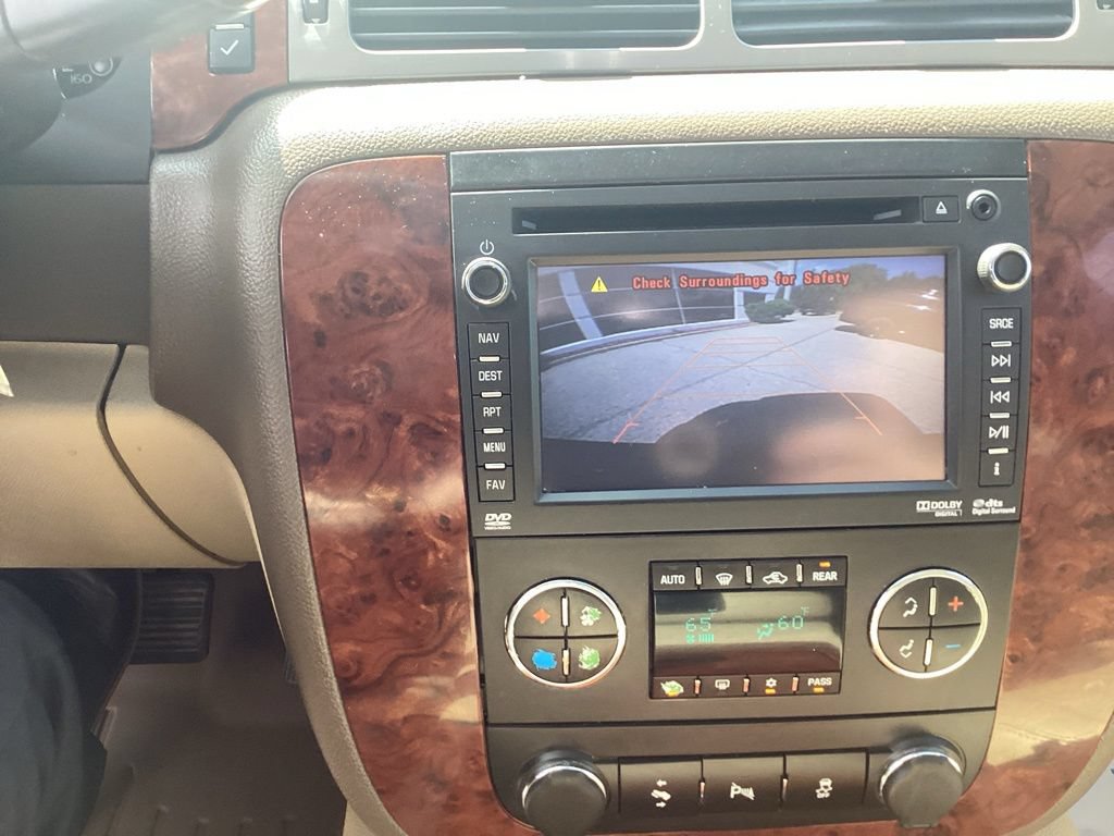 Used 2014 Chevrolet Suburban LTZ AWD/4WD image 23