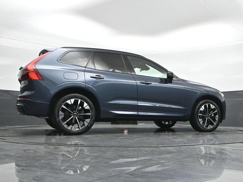 New 2026 Volvo XC60 B5 Plus w/ Protection Package Premier AWD/4WD image 39