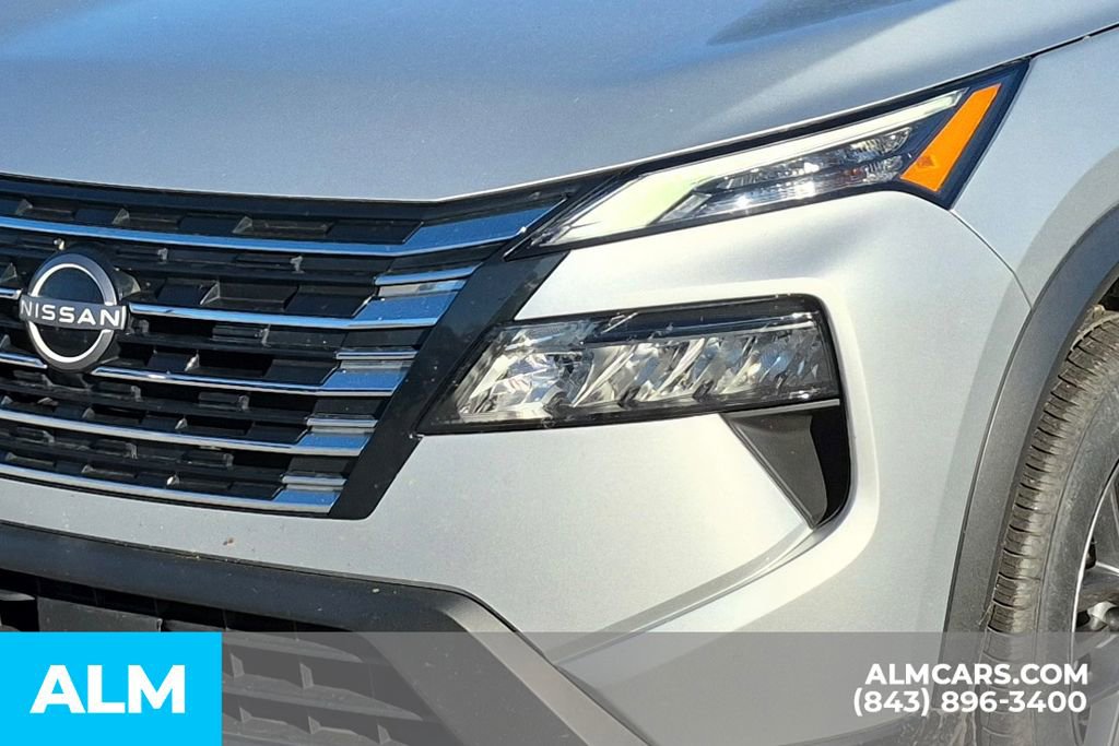 Used 2024 Nissan Rogue S image 12