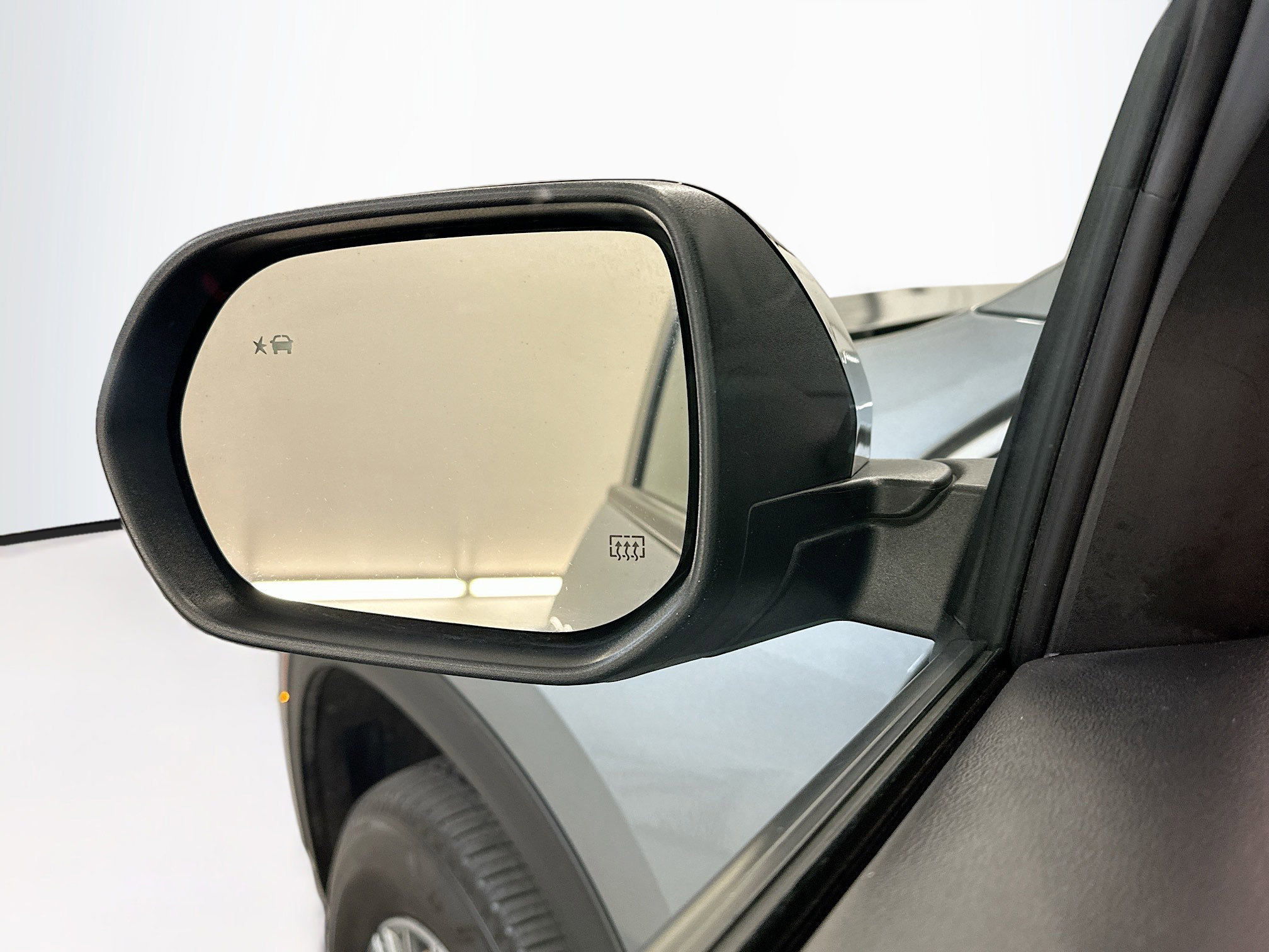 Used 2025 Chevrolet Traverse LT image 16