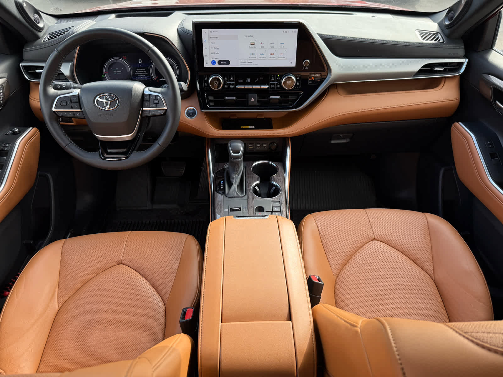 Used 2024 Toyota Highlander Platinum image 12