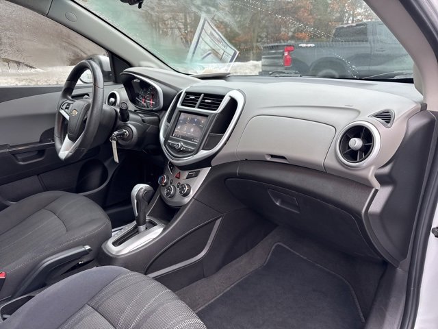 Used 2020 Chevrolet Sonic LT image 24
