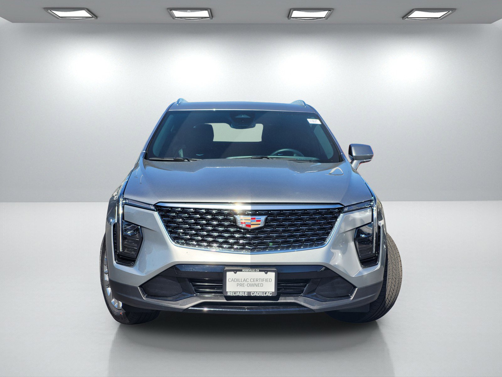 Certified 2024 Cadillac XT4 Premium Luxury image 2