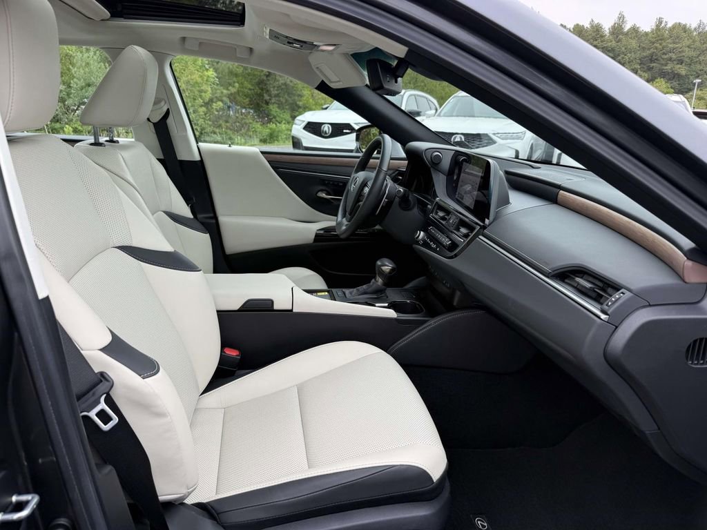 Used 2024 Lexus ES 350 w/ Premium Package FWD image 14