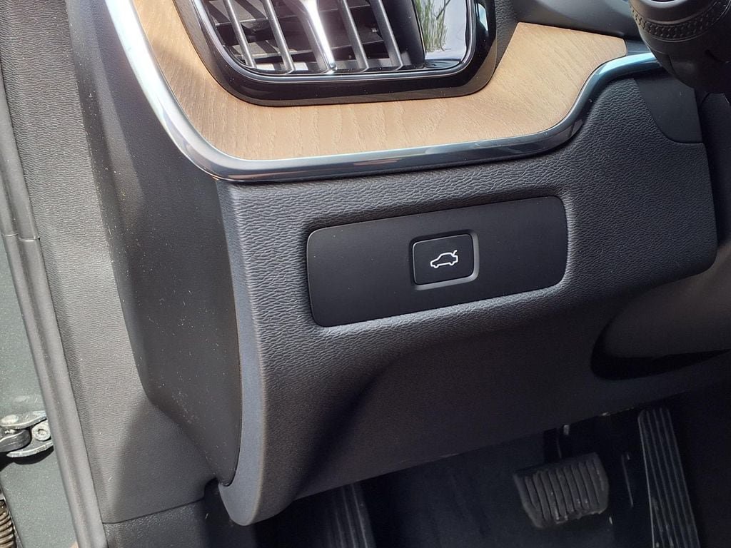 New 2026 Volvo XC60 B5 Core w/ Climate Package AWD/4WD image 10