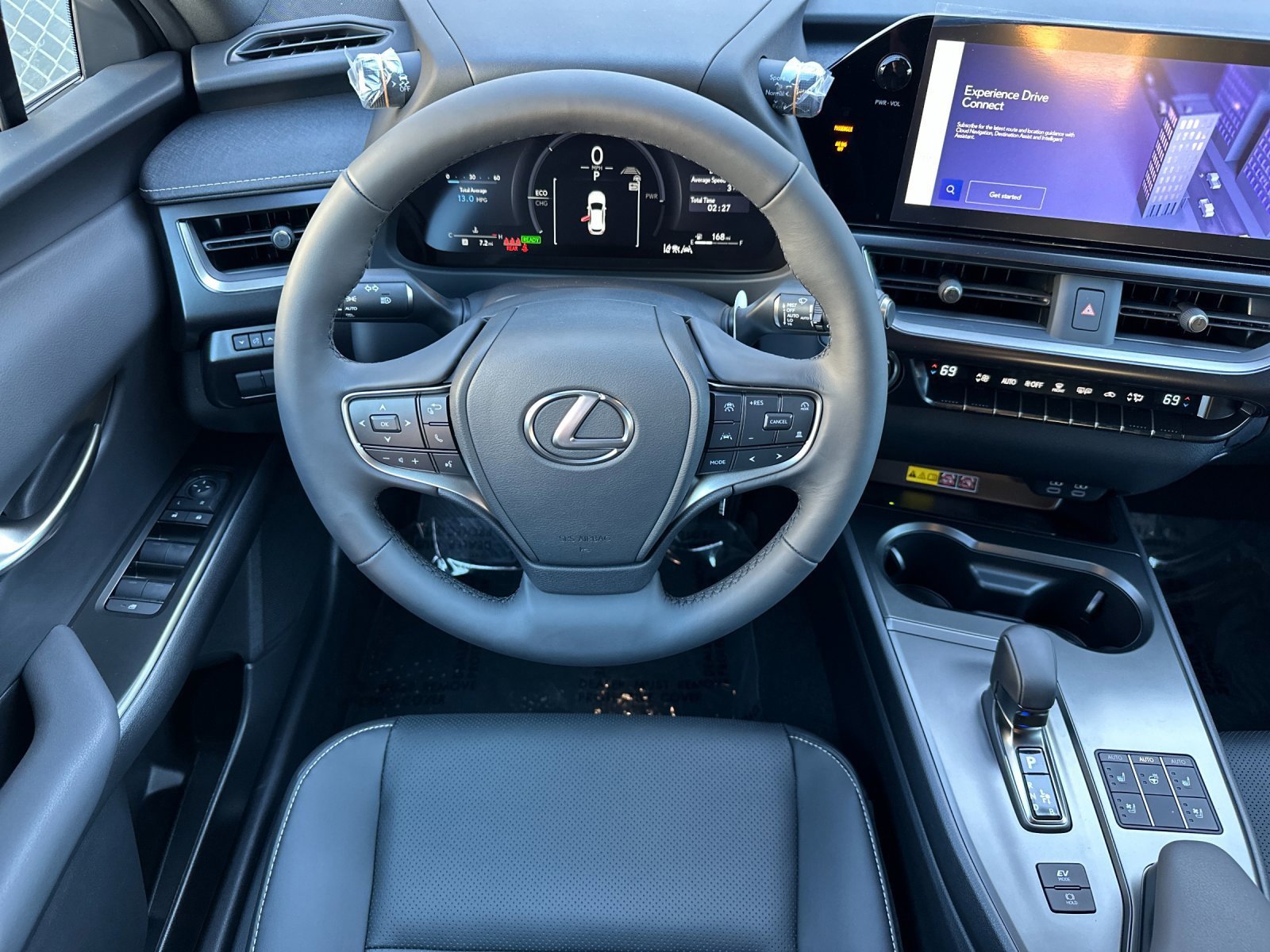 Used 2025 Lexus UX 300h AWD image 15