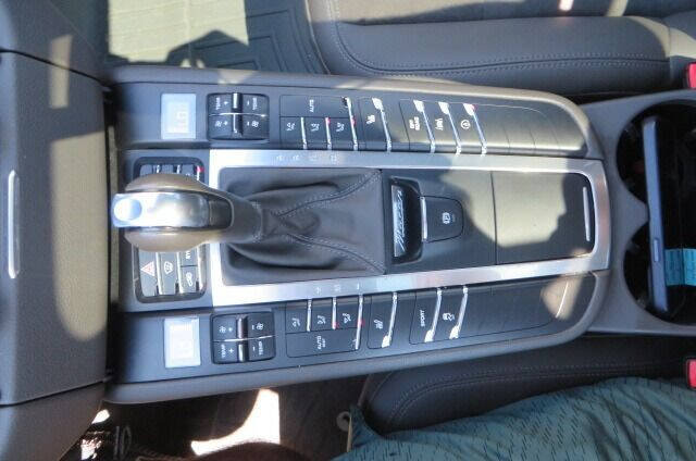 Used 2017 Porsche Macan S AWD/4WD image 50