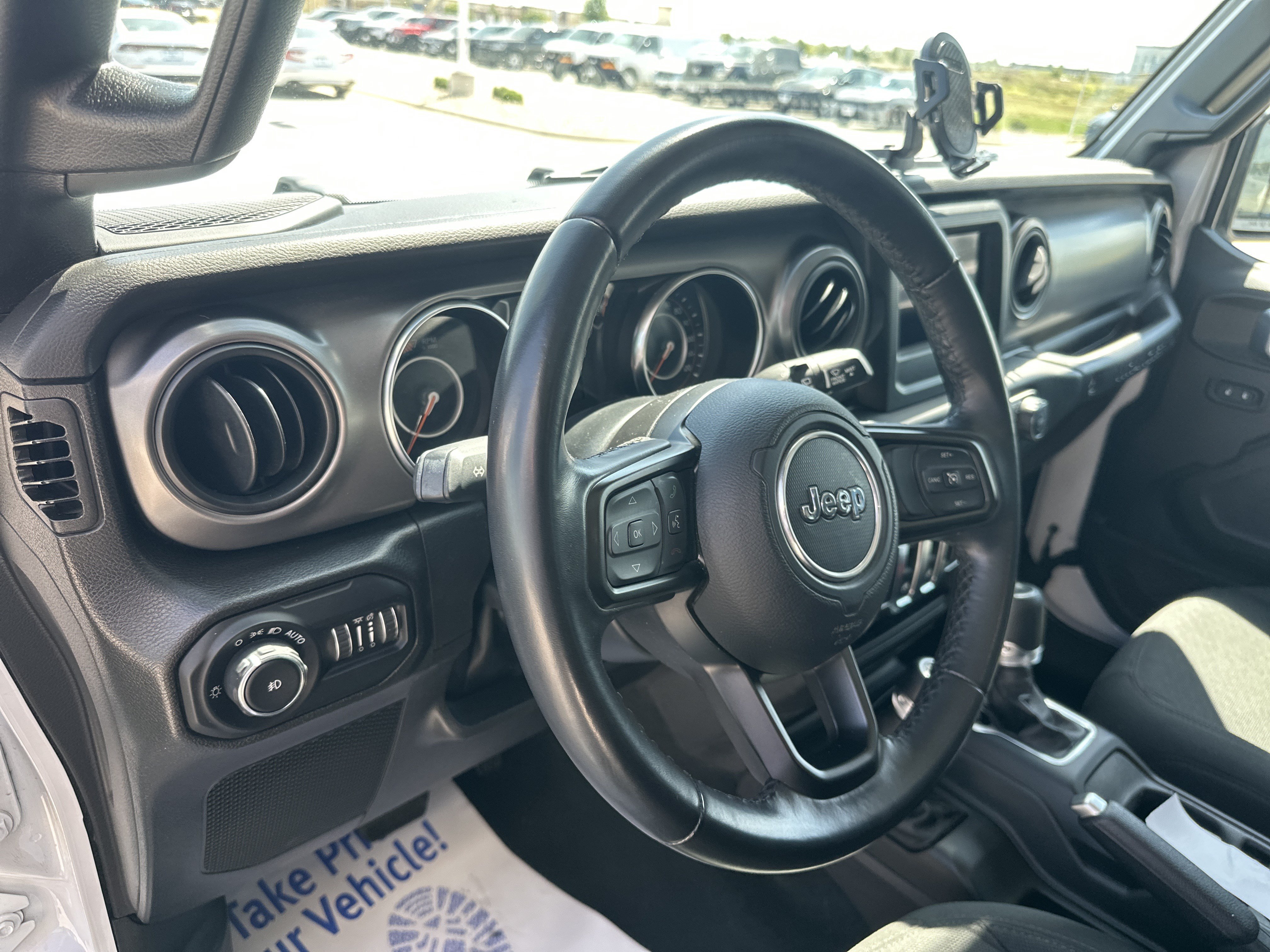 Used 2022 Jeep Wrangler Sport AWD/4WD image 9