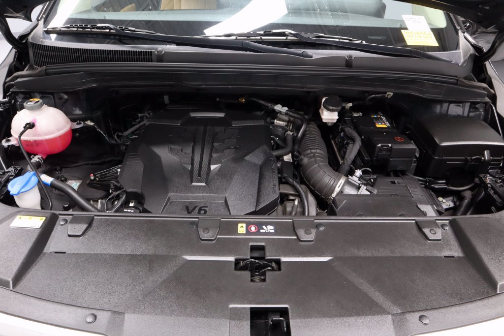 Used 2024 Kia Carnival LX FWD image 17