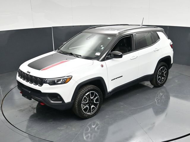 Used 2025 Jeep Compass Trailhawk AWD/4WD image 47