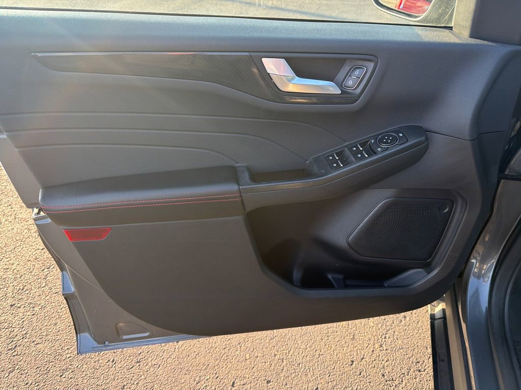 Used 2024 Ford Escape ST-Line AWD/4WD image 10