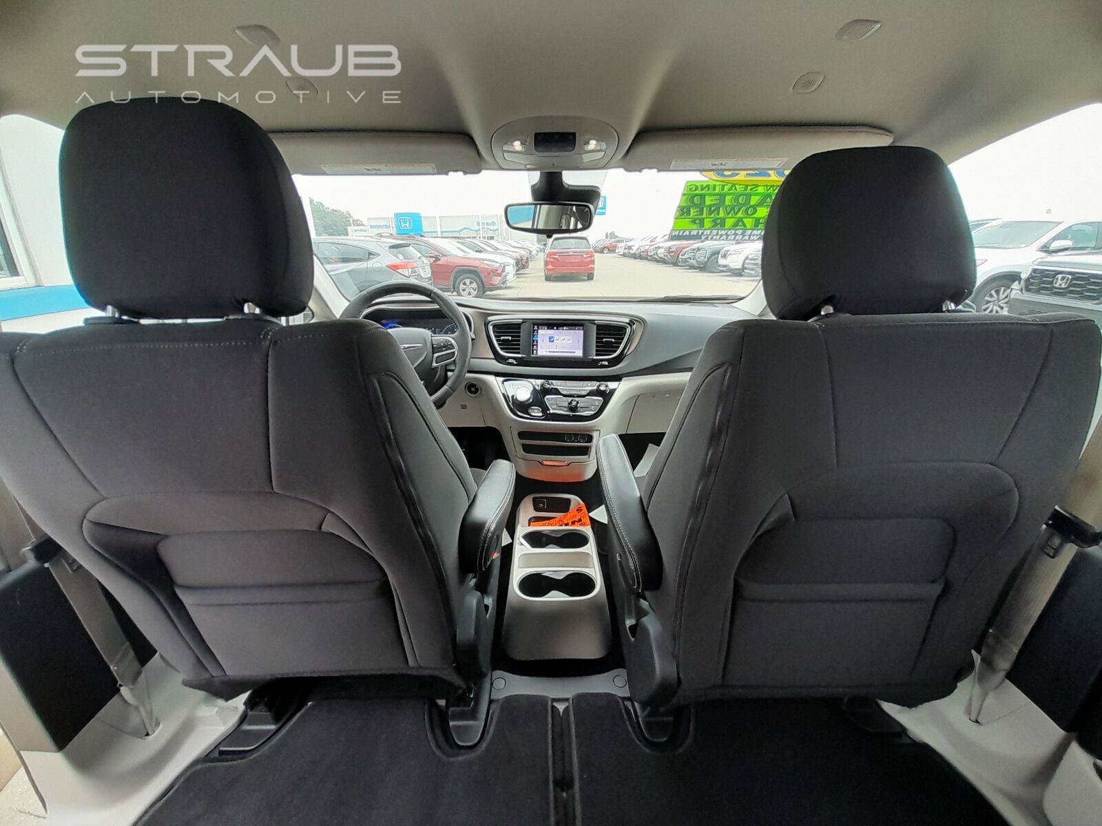 Used 2023 Chrysler Voyager LX FWD image 38