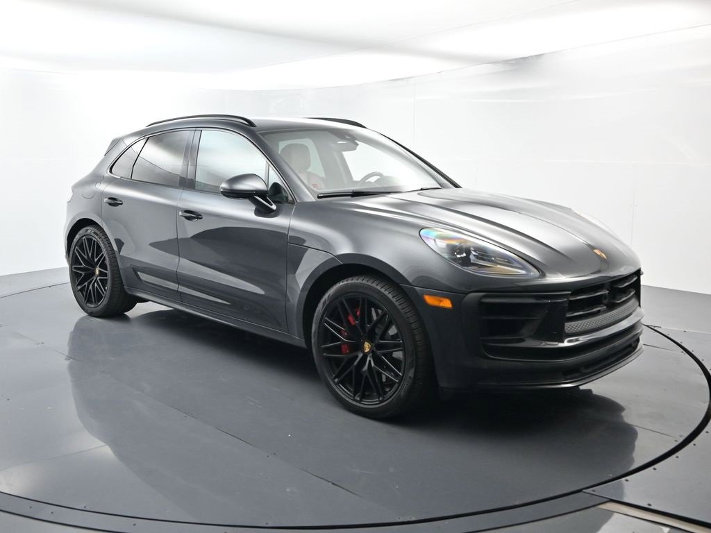 Certified 2023 Porsche Macan GTS image 3
