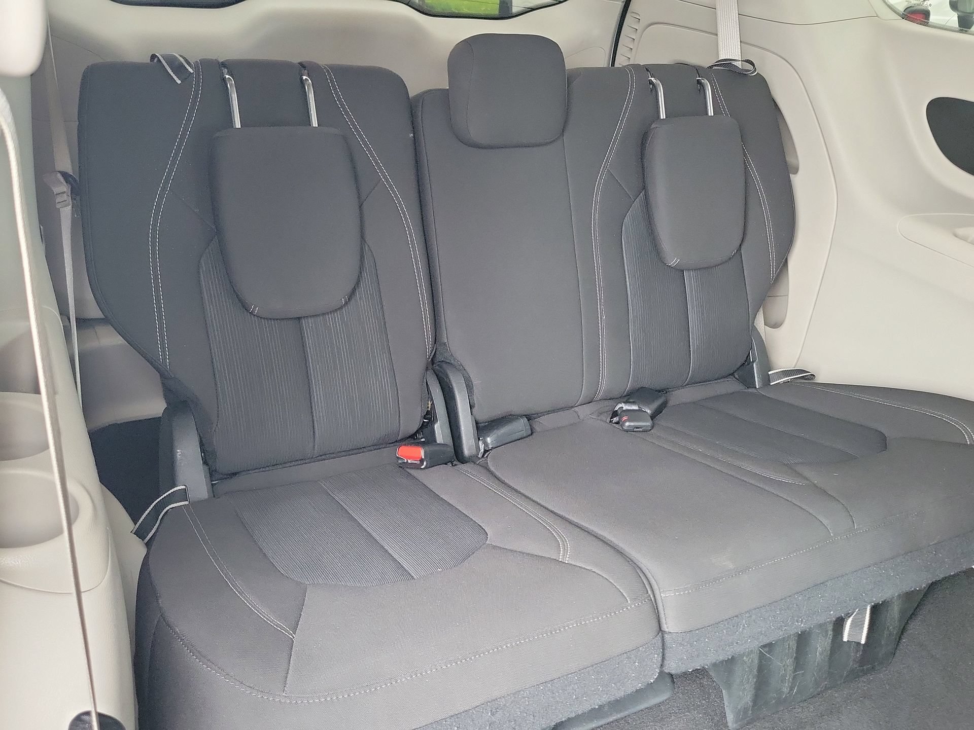 Certified 2023 Chrysler Voyager LX FWD image 19