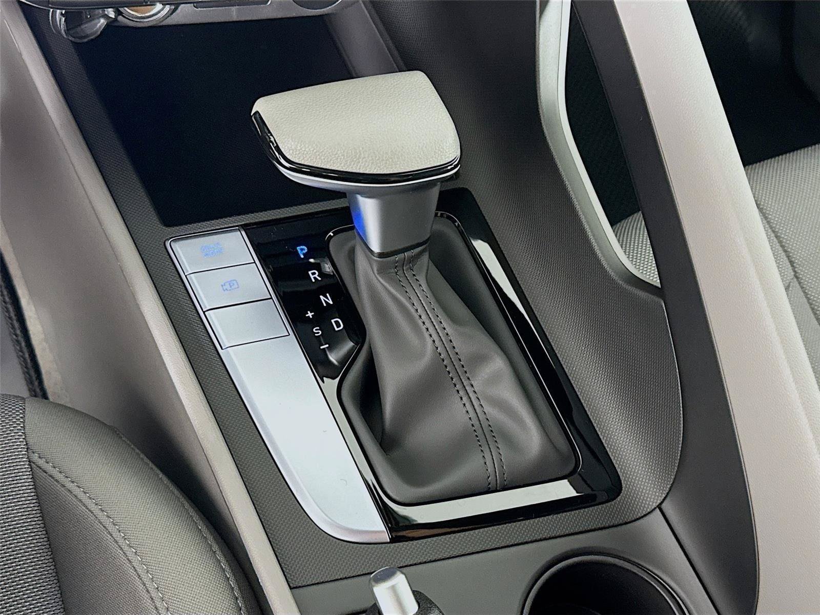 New 2026 Hyundai Elantra SE FWD image 17