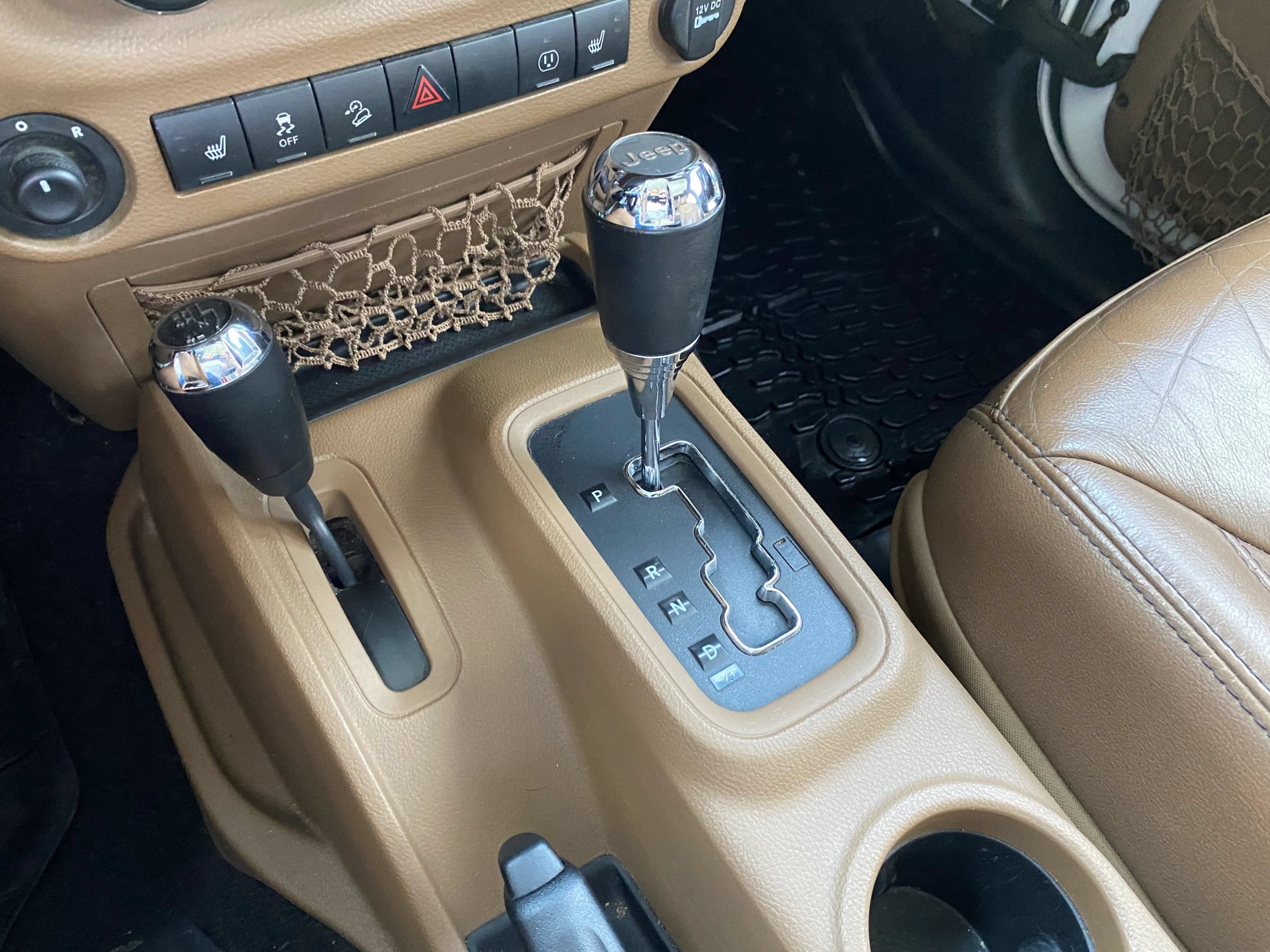 Used 2015 Jeep Wrangler Unlimited Sahara w/ Mopar Chrome Edition Group AWD/4WD image 21