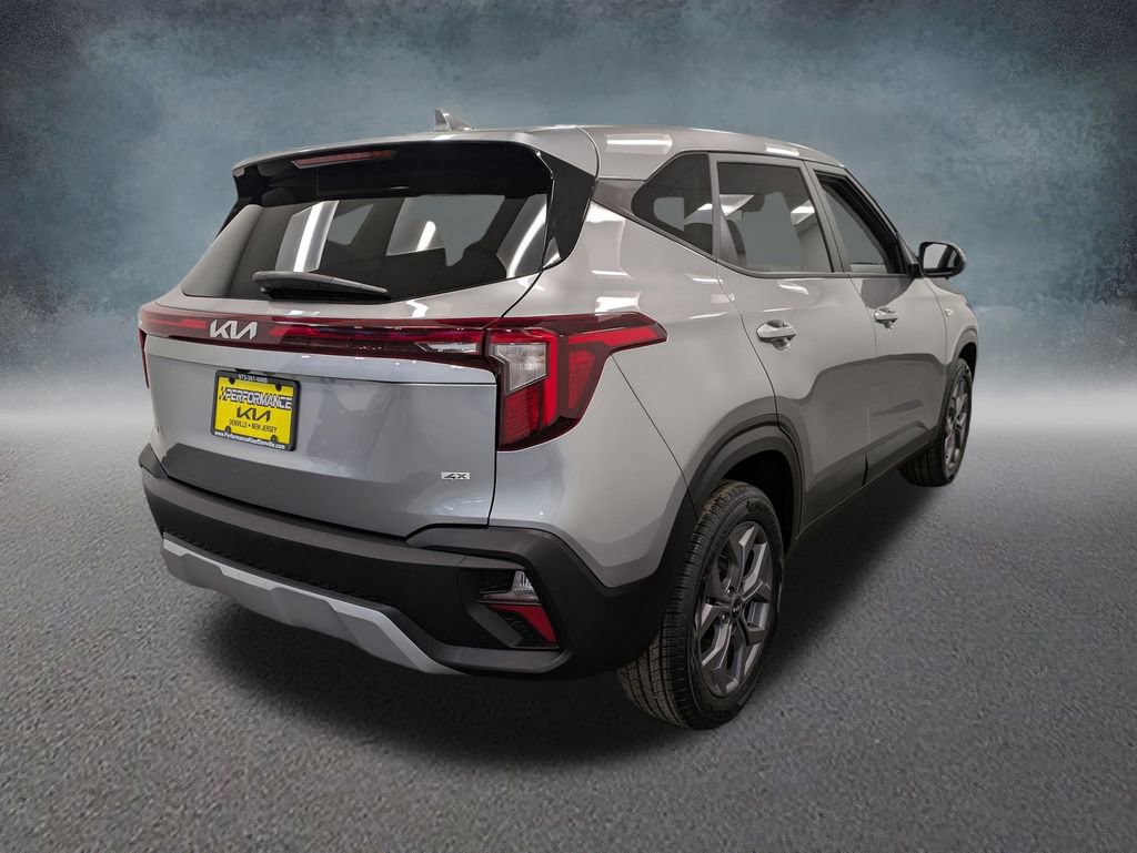Used 2024 Kia Seltos LX AWD/4WD image 4