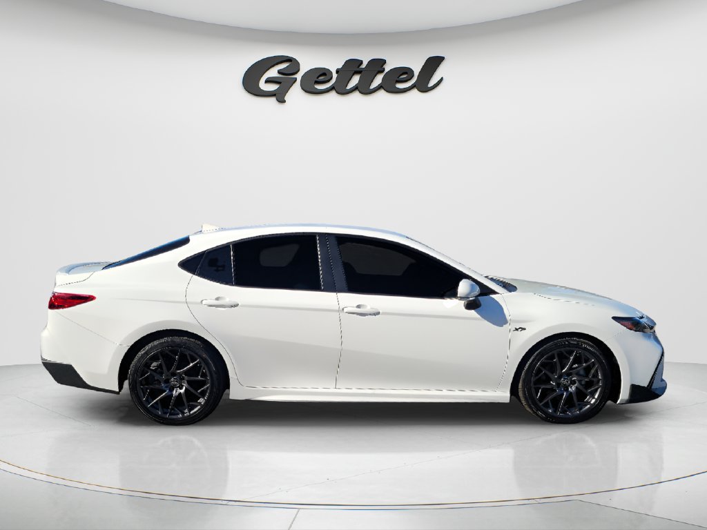 Used 2025 Toyota Camry SE w/ Convenience Package FWD image 4