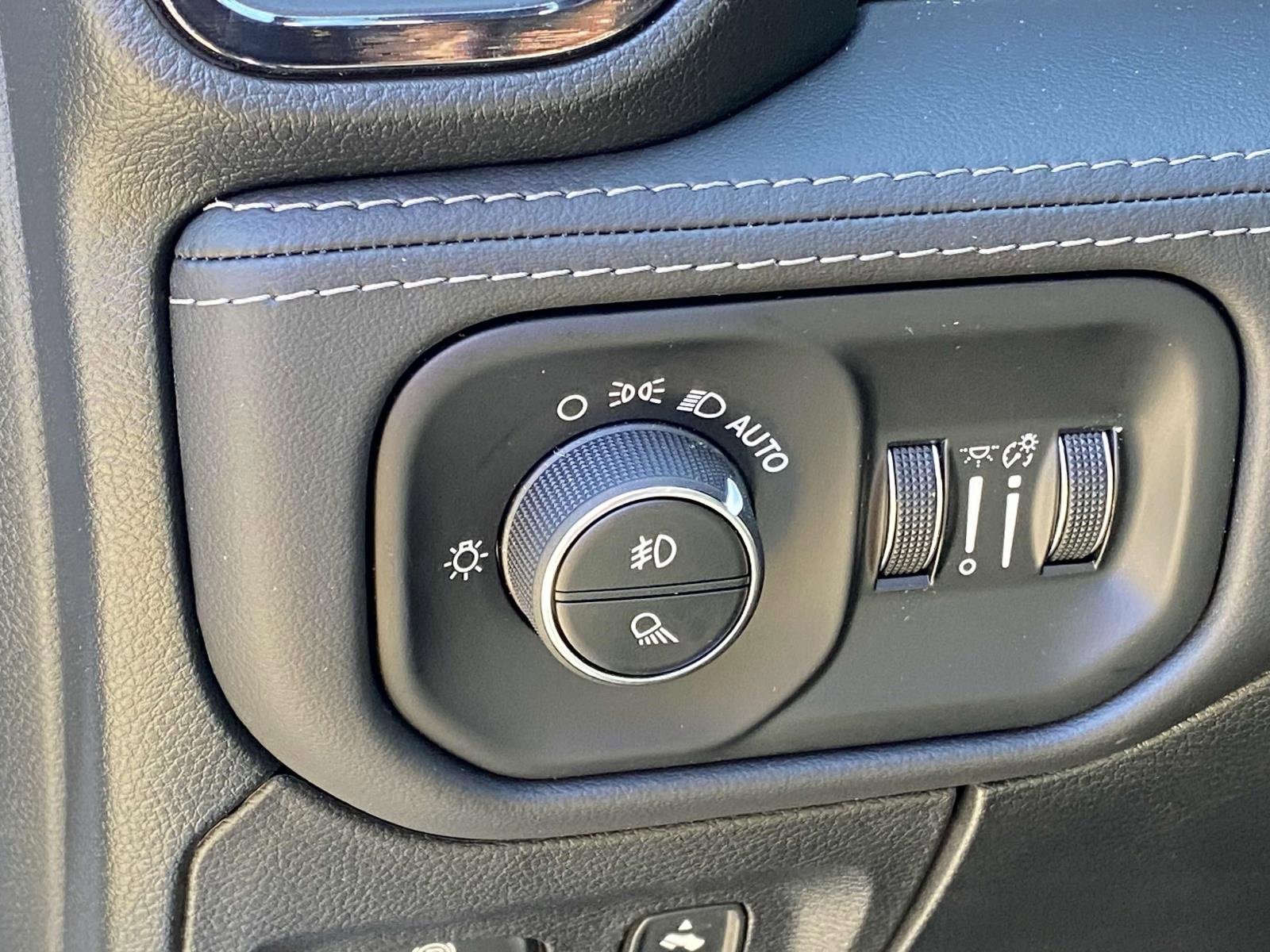 New 2025 RAM 1500 Limited image 17