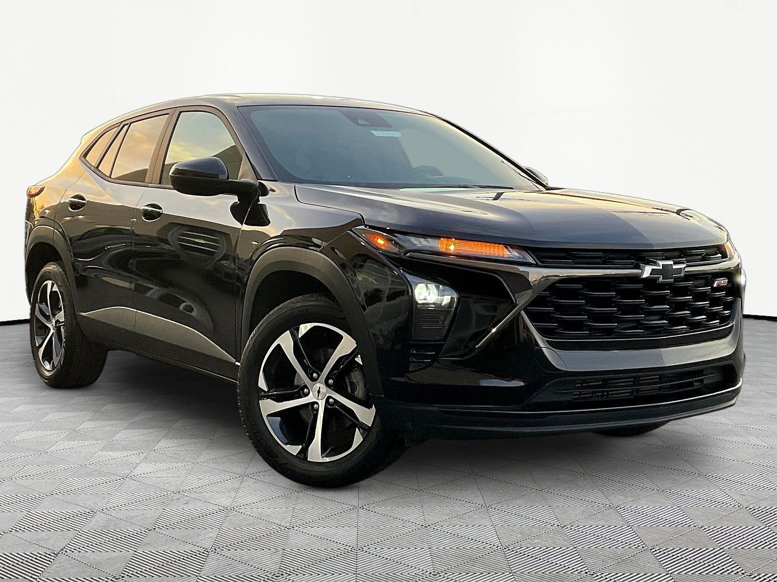 Used 2025 Chevrolet Trax RS w/ Driver Confidence Package FWD image 3