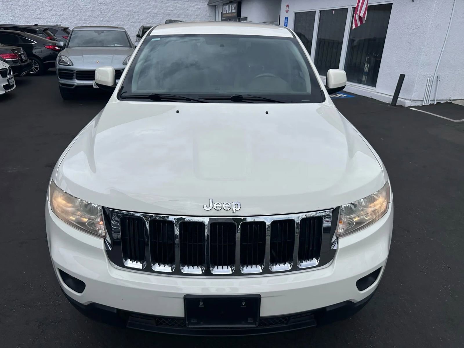Used 2012 Jeep Grand Cherokee Laredo w/ Laredo E Group image 16