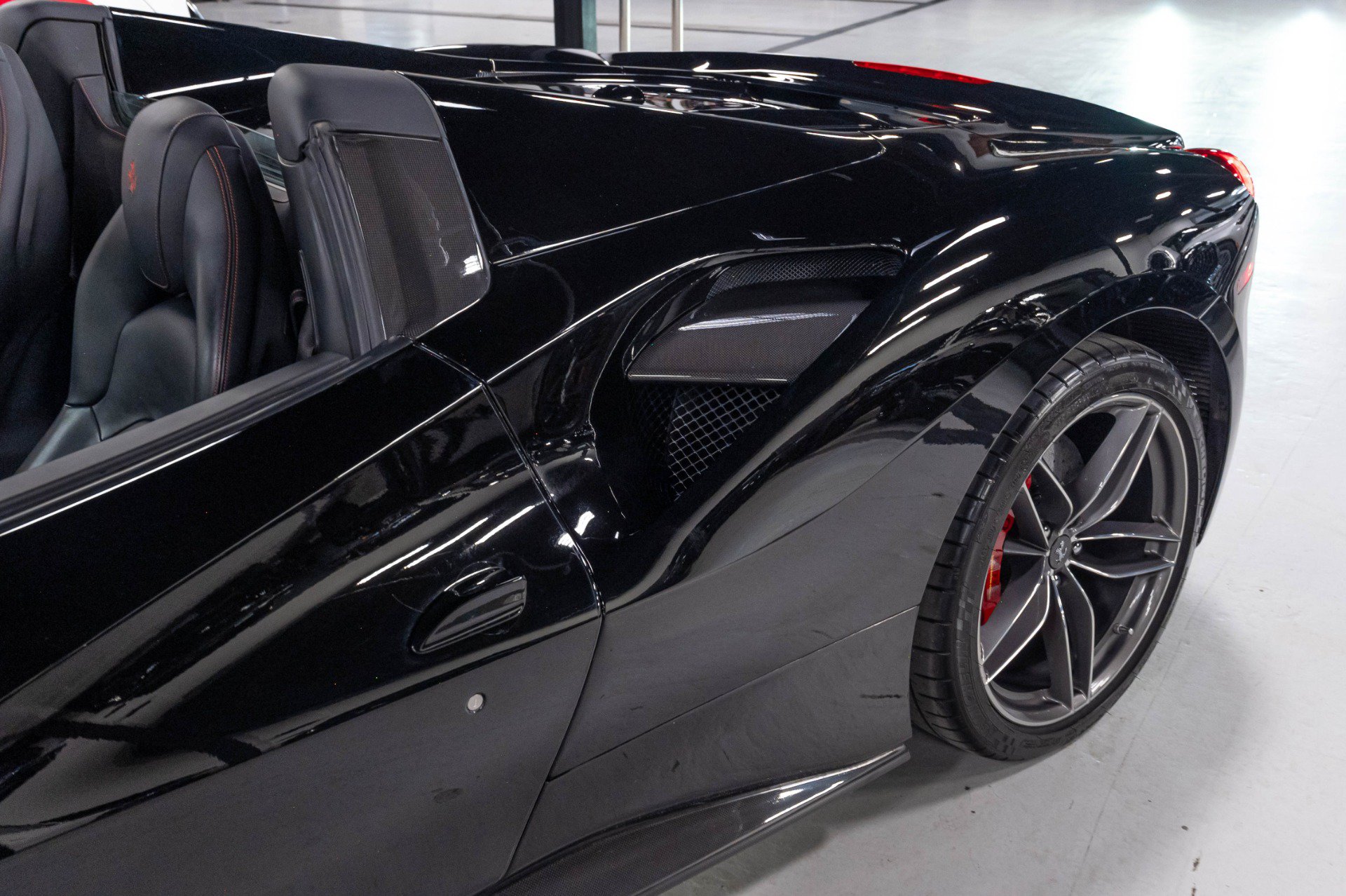 Used 2016 Ferrari 488 Spider RWD image 74