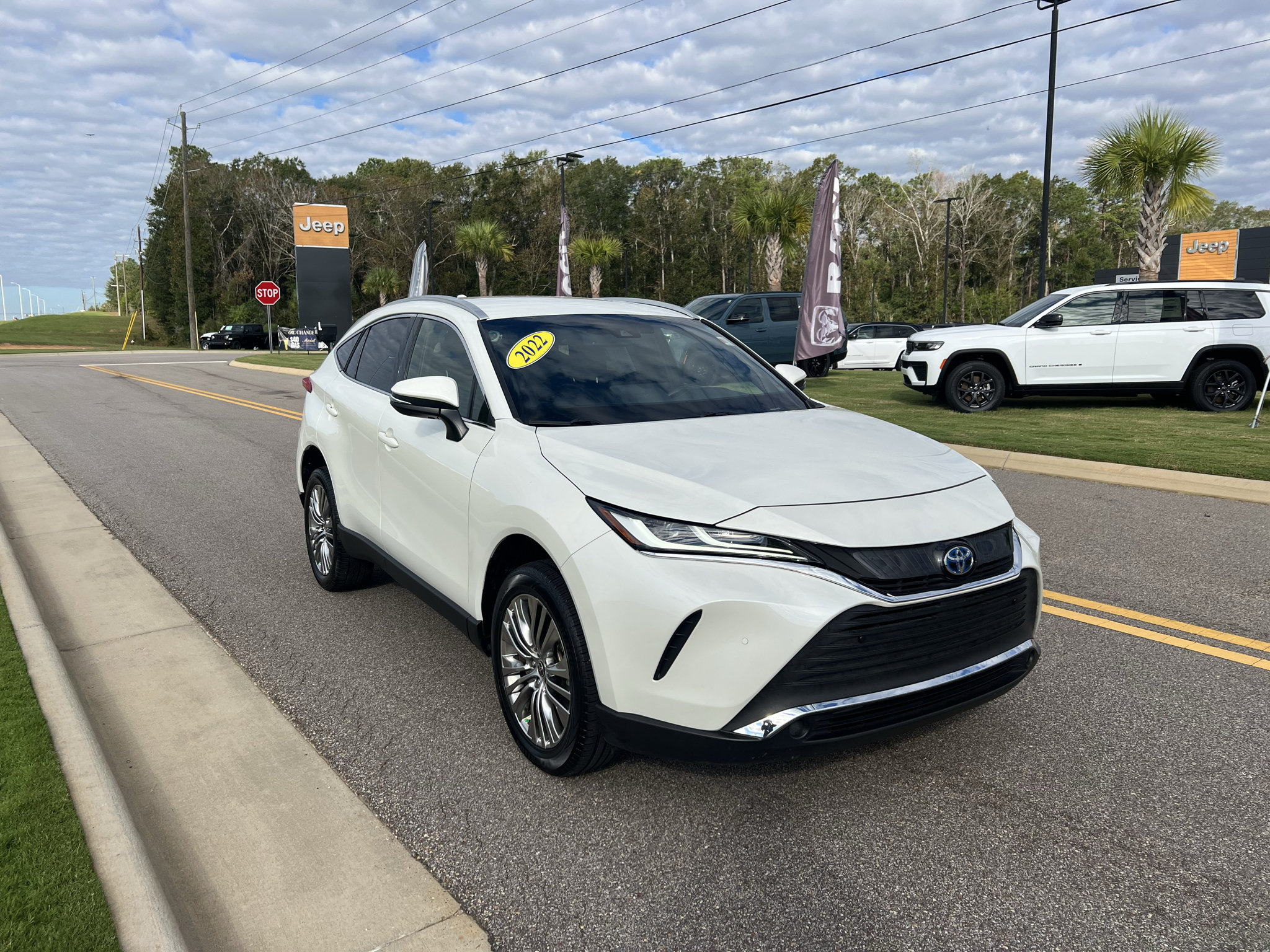 Used 2022 Toyota Venza XLE