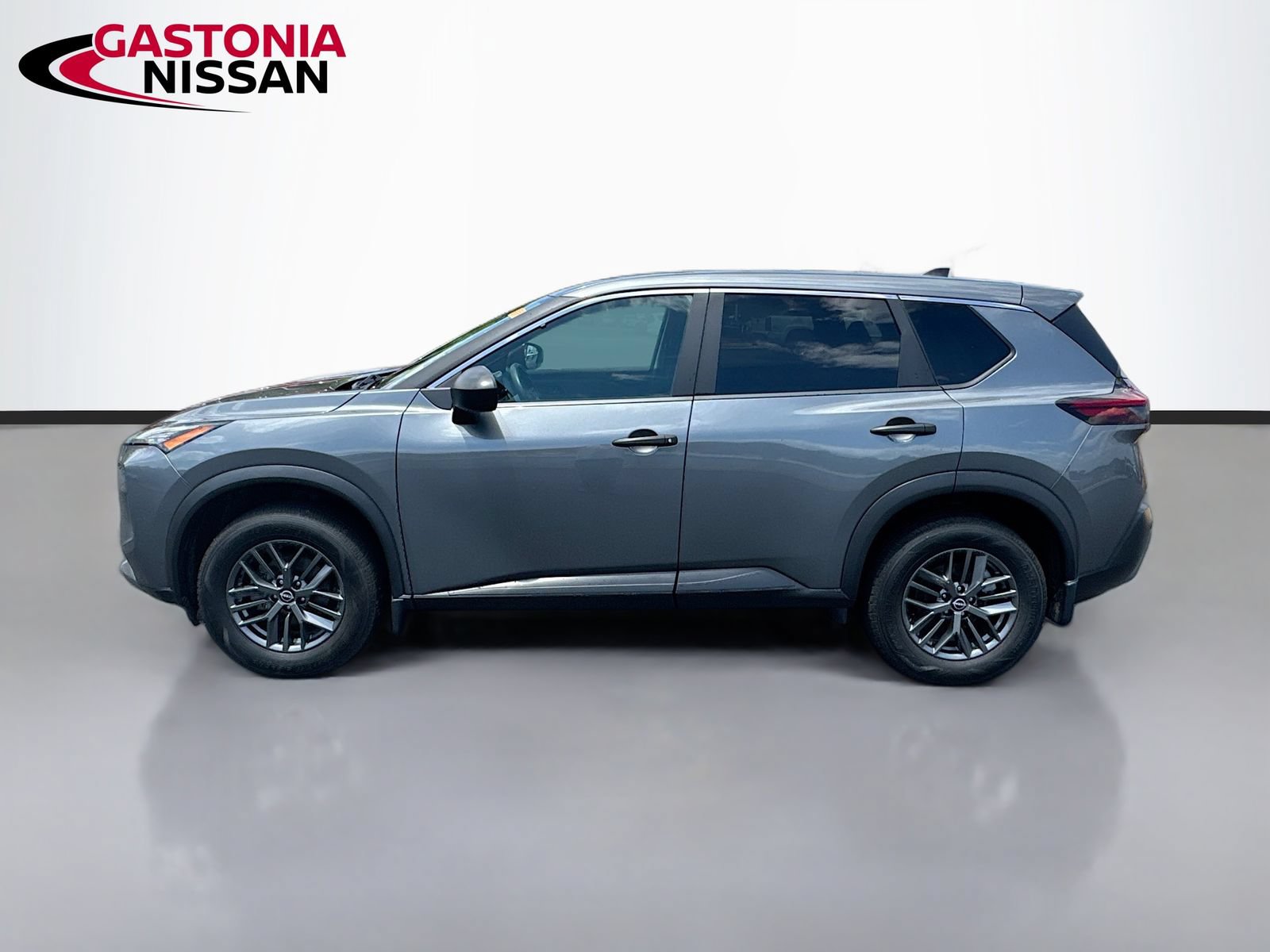 Used 2023 Nissan Rogue S FWD image 5