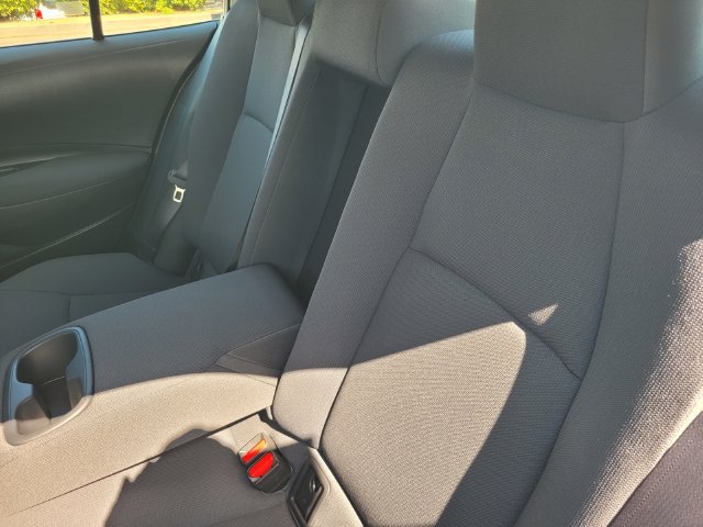 Used 2022 Toyota Corolla LE FWD image 15