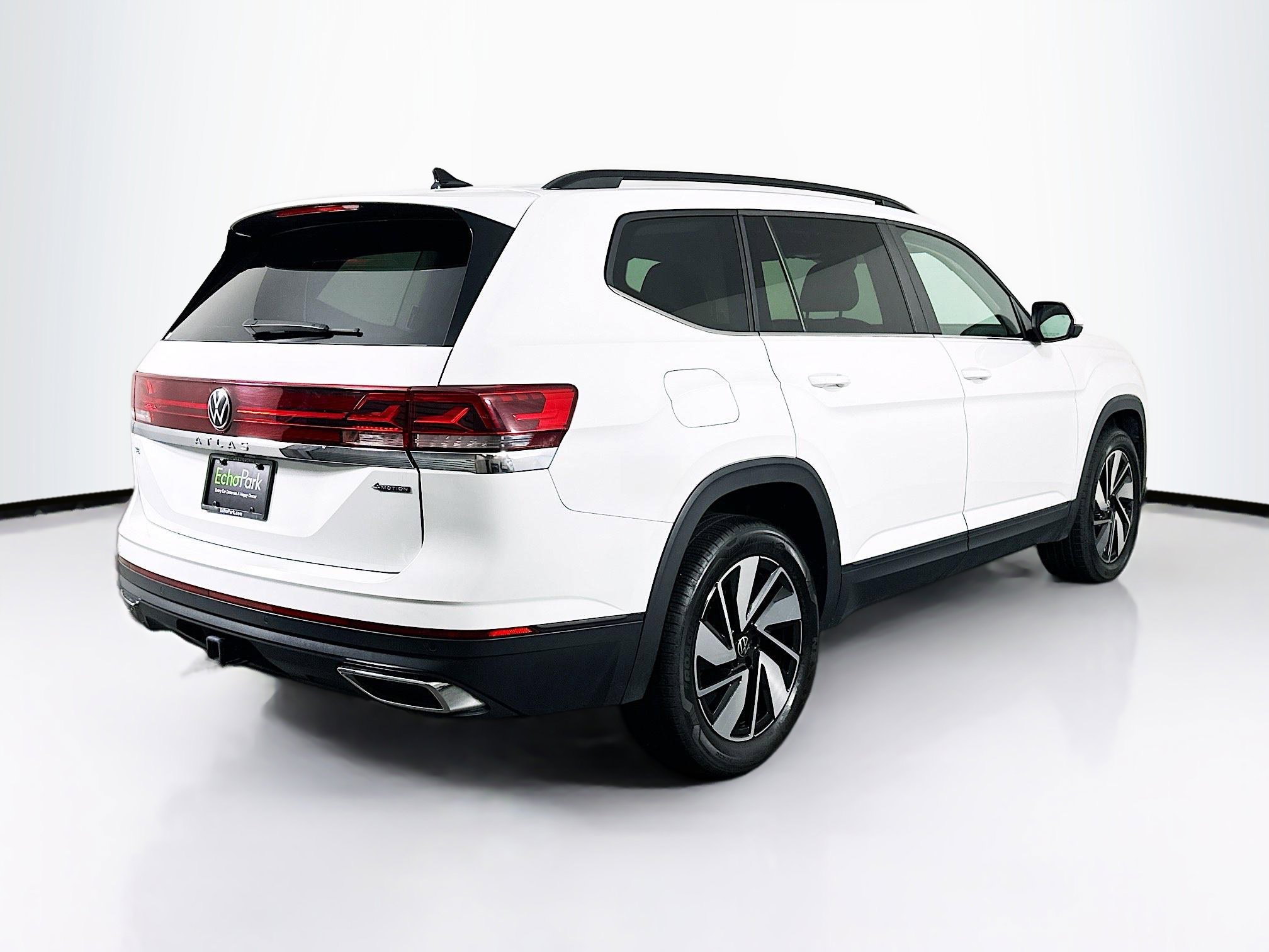 Used 2025 Volkswagen Atlas SE image 9