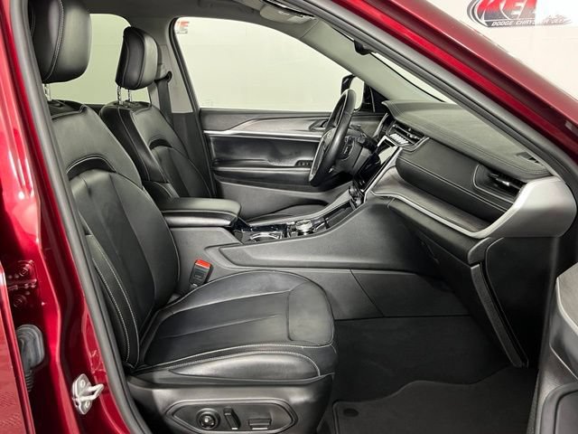 Used 2022 Jeep Grand Cherokee L Limited AWD/4WD image 32