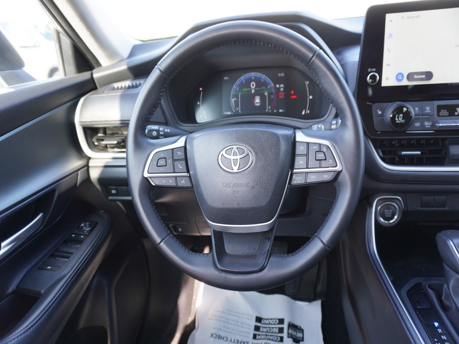 Used 2025 Toyota Grand Highlander XLE image 17