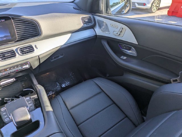 Used 2025 Mercedes-Benz GLE 350 4MATIC w/ Driver Assistance Package image 17