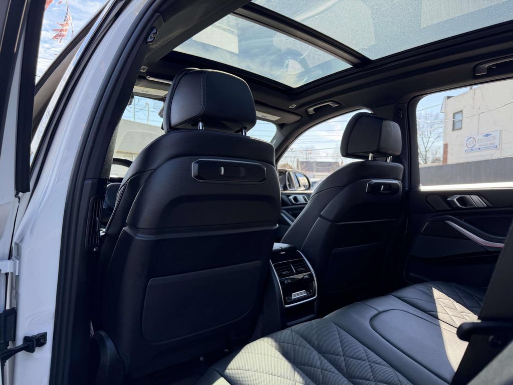 Used 2026 BMW X5 M60i AWD/4WD image 24