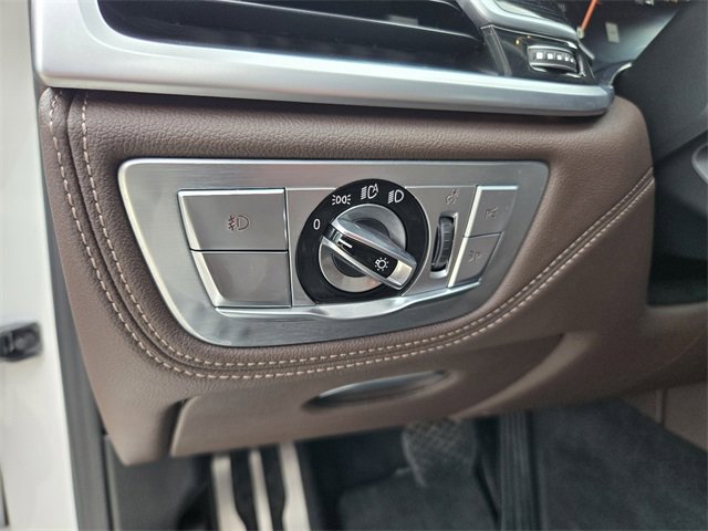 Used 2017 BMW 740i xDrive 740i xDrive image 21