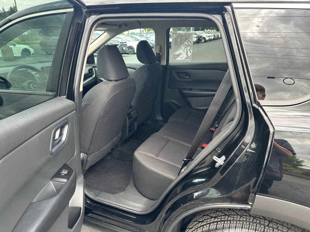Used 2024 Nissan Rogue S AWD/4WD image 14