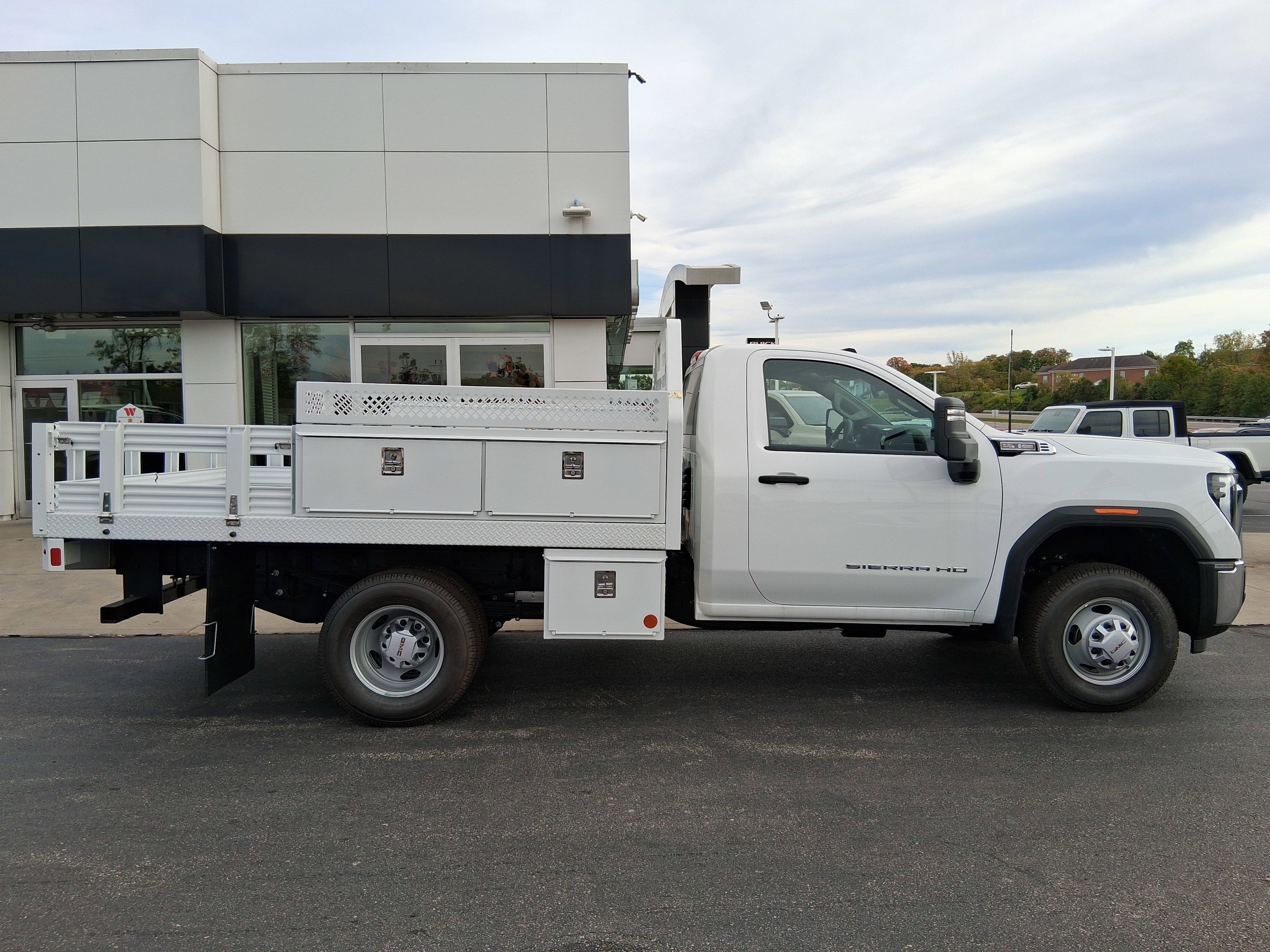 New 2025 GMC Sierra 3500 Pro w/ Convenience Package image 5