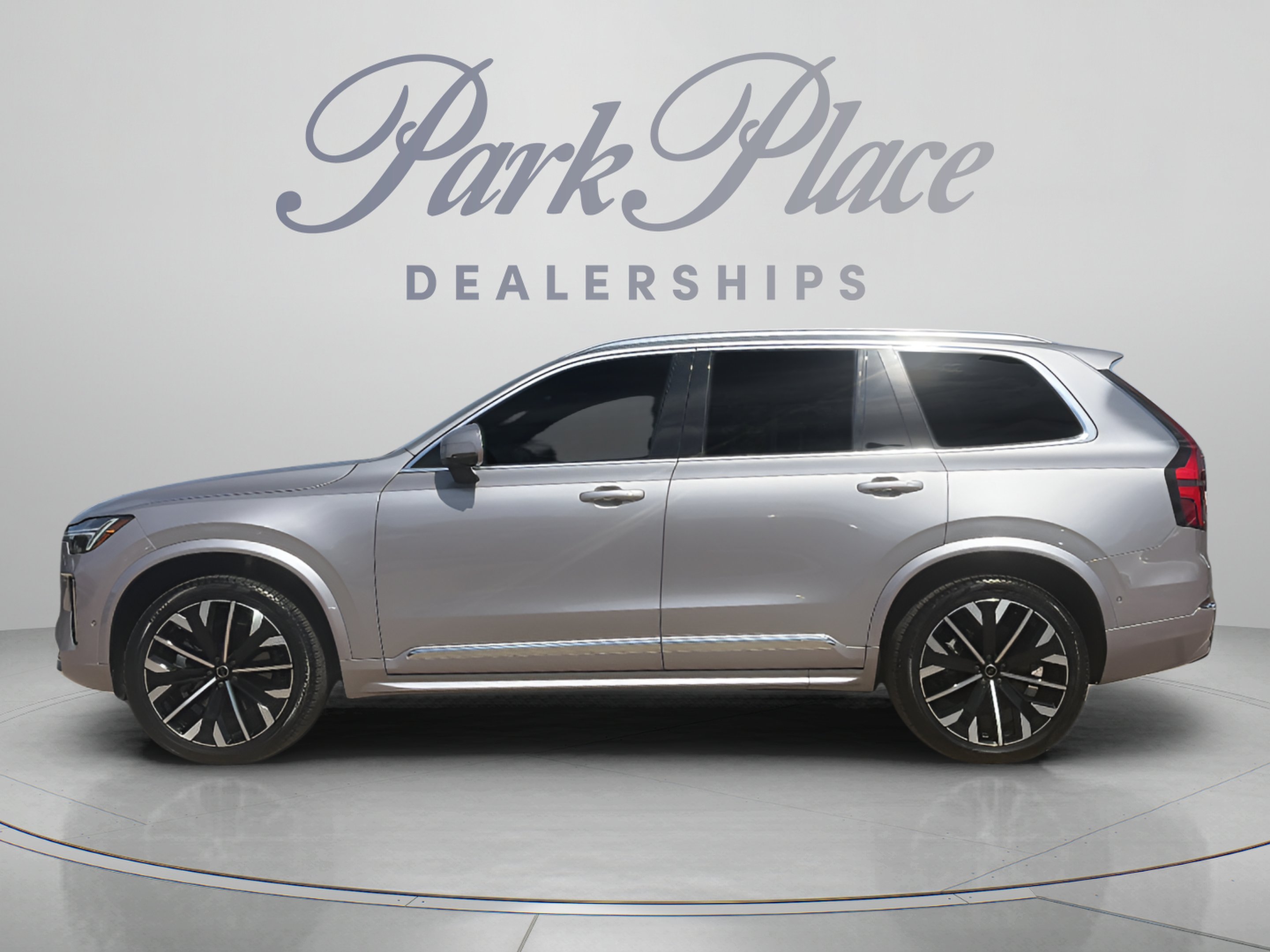 Used 2026 Volvo XC90 B6 Plus w/ Protection Package Premier AWD/4WD image 2