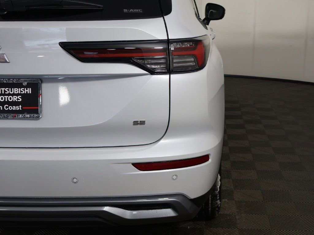 New 2026 Mitsubishi Outlander SE image 20