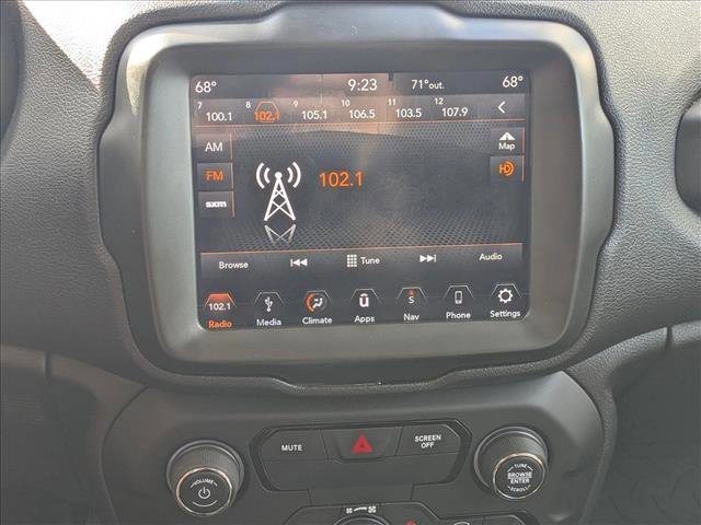 Used 2018 Jeep Renegade Latitude w/ UConnect 8.4 Nav Group image 16