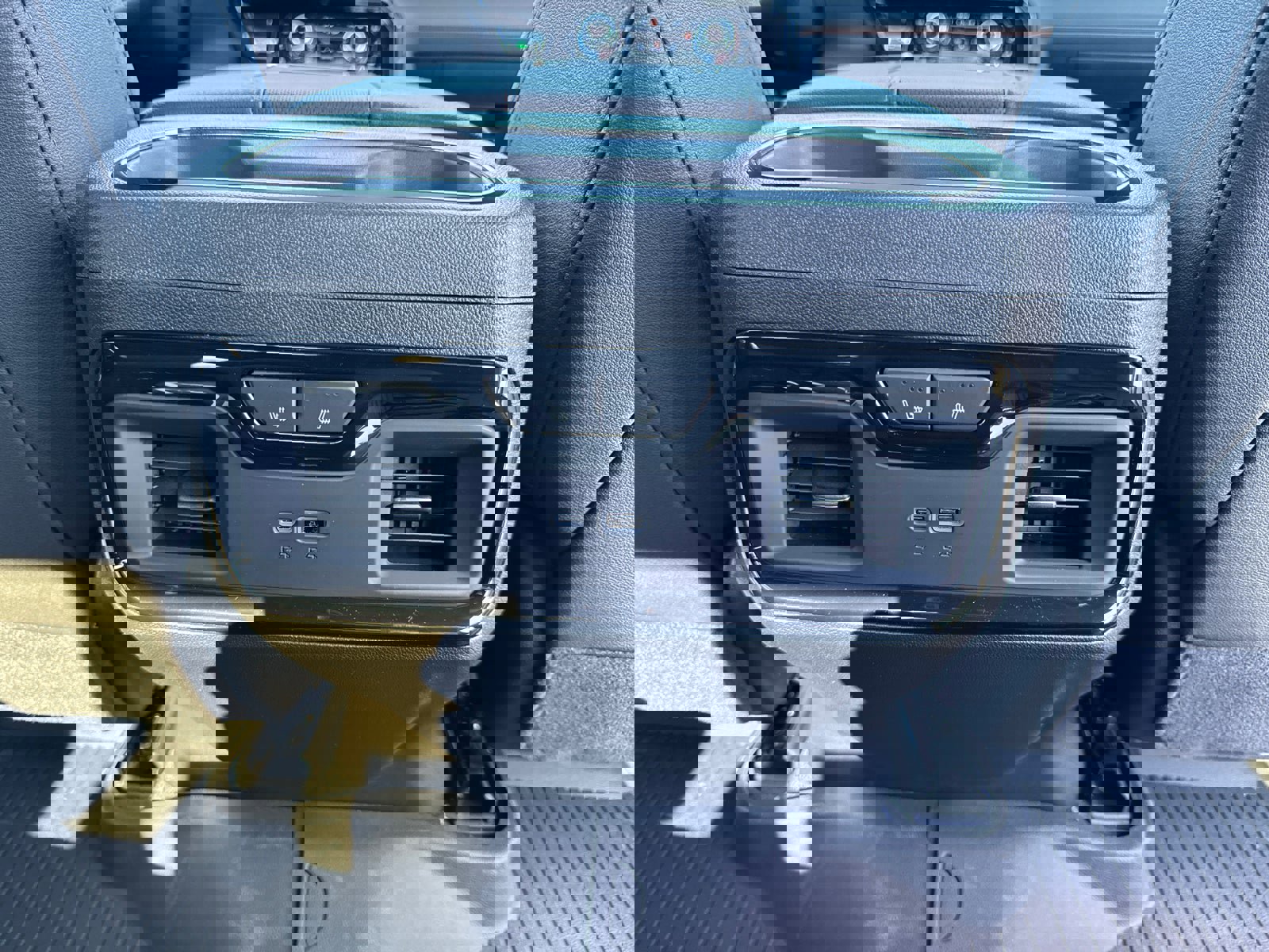 New 2025 GMC Sierra 2500 AT4 w/ AT4 Premium Plus Package image 17