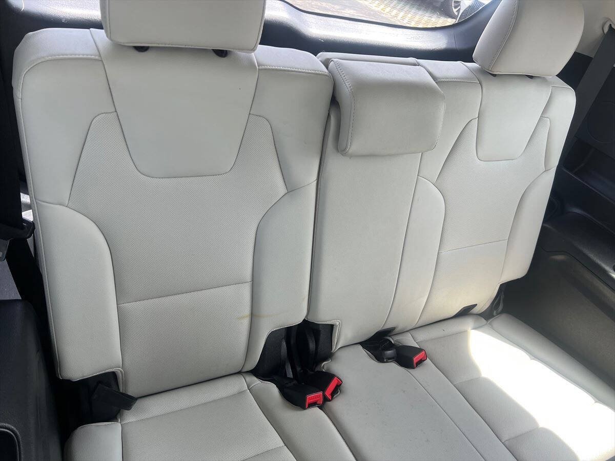 Used 2023 Kia Telluride EX w/ EX Captain's Chair Package FWD image 10
