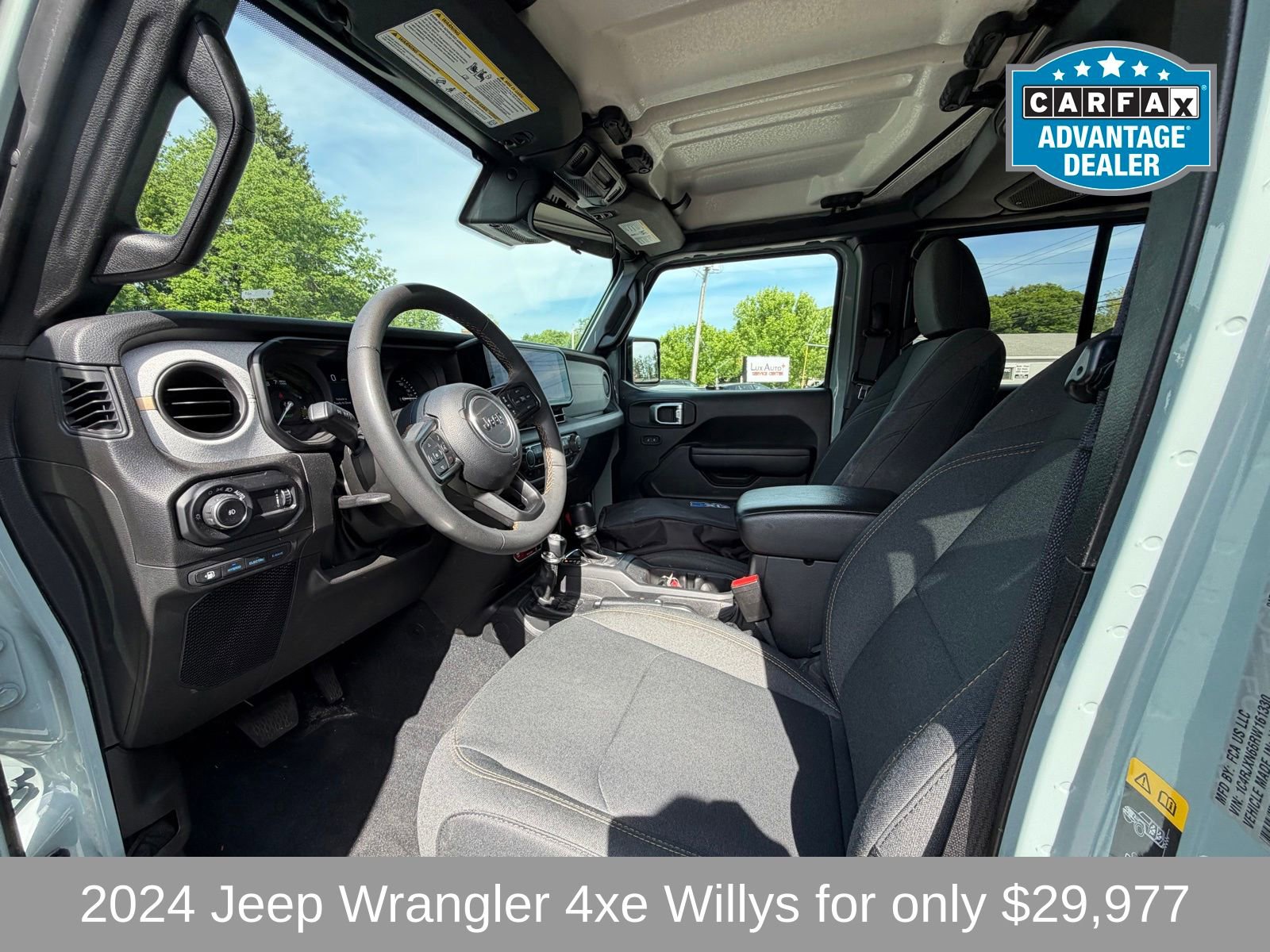 Used 2024 Jeep Wrangler Unlimited AWD/4WD image 14